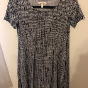 UO printed t shirt dress